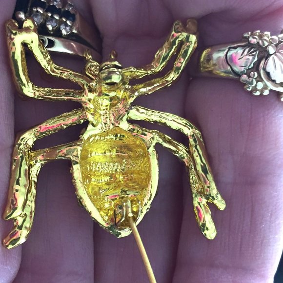 Spider with Rhinestones Brooch Multicolor Crystal - Picture 6 of 6